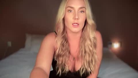 Snapshot of swedish_candii chatting on 14, 10, 2025 Swedish Candii online show from 14, 10, 2025