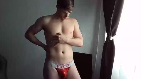 Snapshot of sweeeettt___ chatting on 28, 9, 2025 sweeeettt___ online show from 28, 9, 2025