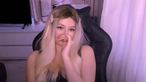 Snapshot of sweeet_baby0 chatting on 28, 11, 2025 Kate online show from 28, 11, 2025