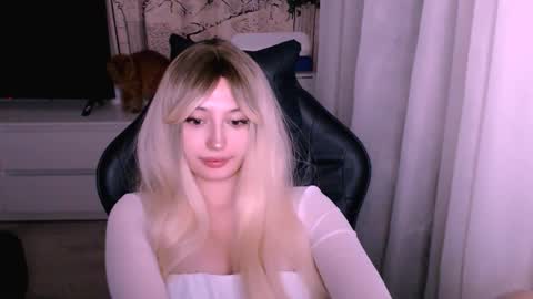 Snapshot of sweeet_baby0 chatting on 3, 12, 2025 Kate online show from 3, 12, 2025