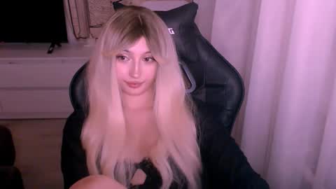 Snapshot of sweeet_baby0 chatting on 17, 12, 2025 Kate online show from 17, 12, 2025