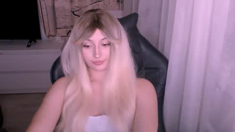 Snapshot of sweeet_baby0 chatting on 20, 12, 2025 Kate online show from 20, 12, 2025