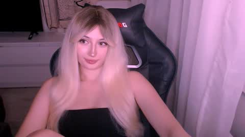 Snapshot of sweeet_baby0 chatting on 21, 12, 2025 Kate online show from 21, 12, 2025