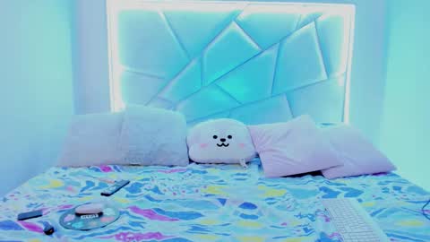 Snapshot of sweeetcruvyx chatting on 8, 11, 2025 Nikki model independent online show from 8, 11, 2025