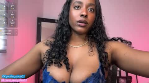 Snapshot of sweer_oshun chatting on 20, 10, 2025 Evangeline online show from 20, 10, 2025