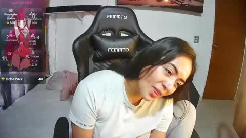 Snapshot of sweet10salome chatting on 25, 10, 2025 sweet10salome online show from 25, 10, 2025