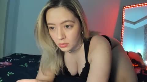 Snapshot of sweet4you1992 chatting on 2, 12, 2025 Anne Marie online show from 2, 12, 2025