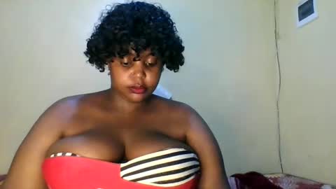 sweet52537 online show from 28, 1, 2025