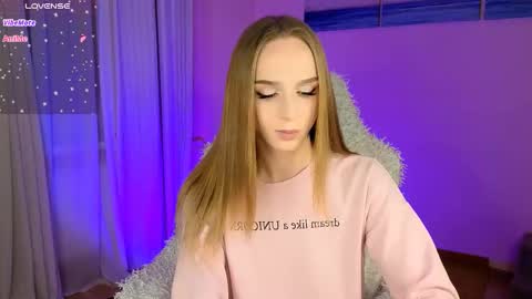 Snapshot of sweet_ali3s chatting on 25, 10, 2025 Call me Alis online show from 25, 10, 2025