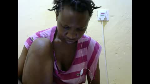 Snapshot of sweet_amor254 chatting on 28, 10, 2025 Silvia online show from 28, 10, 2025