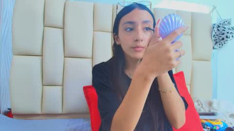 Amye  online show from 25, 9, 2025