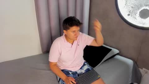 Andrea Y Melisa online show from 18, 9, 2025