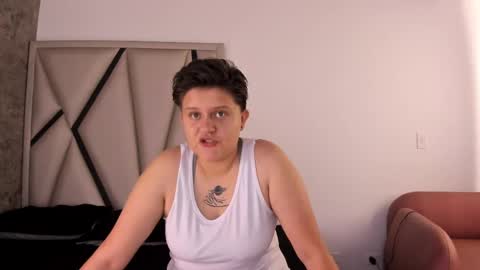 Andrea Y Melisa online show from 4, 10, 2025