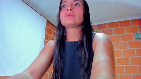 sweet and hot alaia online show from 13, 9, 2025