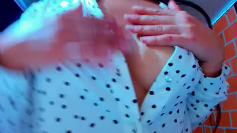 sweet and hot alaia online show from 27, 11, 2025