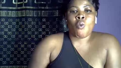 Snapshot of sweet_baby06 chatting on 24, 10, 2025 baby girl online show from 24, 10, 2025