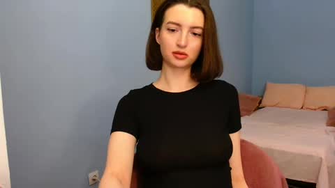 Snapshot of sweet_baby_miranda_ chatting on 16, 12, 2024 Miranda online show from 16, 12, 2024