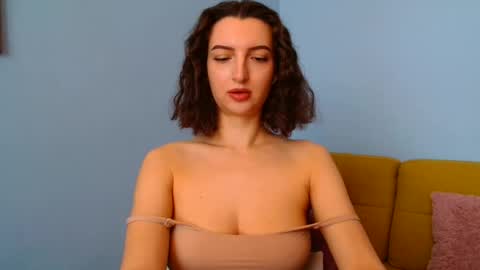 Snapshot of sweet_baby_miranda_ chatting on 14, 9, 2025 Miranda online show from 14, 9, 2025