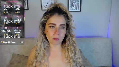 Snapshot of sweet_bella_valery_ chatting on 6, 11, 2025 Bella Valery online show from 6, 11, 2025