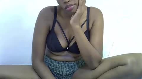 sweet_brown9 online show from 18, 9, 2025