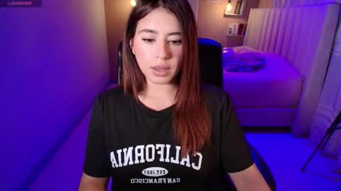 Camila online show from 10, 3, 2025