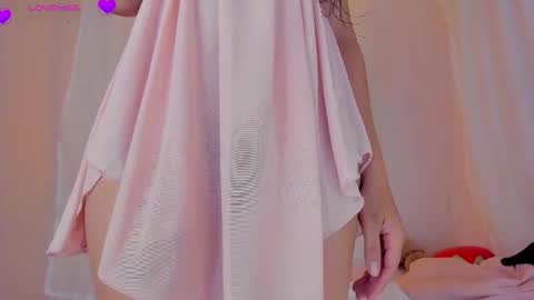 Snapshot of sweet_carine chatting on 23, 9, 2025 camil online show from 23, 9, 2025