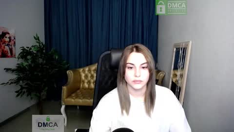 Chloe online show from 4, 2, 2026