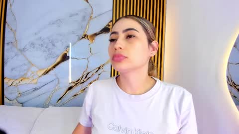 sweet_flame_ online show from 29, 9, 2025