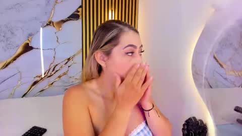 sweet_flame_ online show from 24, 10, 2025