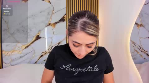 sweet_flame_ online show from 19, 11, 2025