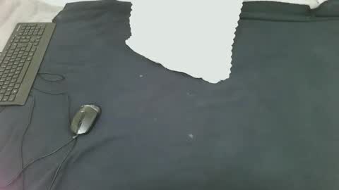 Snapshot of sweet_larra chatting on 19, 11, 2025 sweet_larra online show from 19, 11, 2025