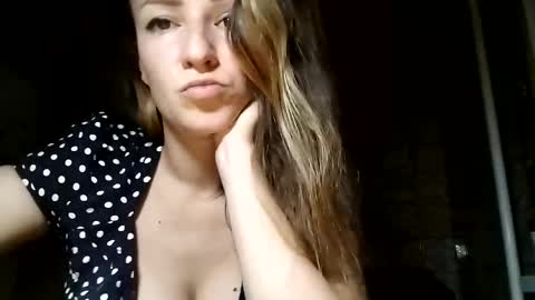 Snapshot of sweet_lilgirl_x chatting on 11, 3, 2025 Anna online show from 11, 3, 2025