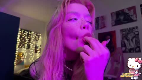 Melissa. Join me on Fansly link in social medias online show from 20, 1, 2025
