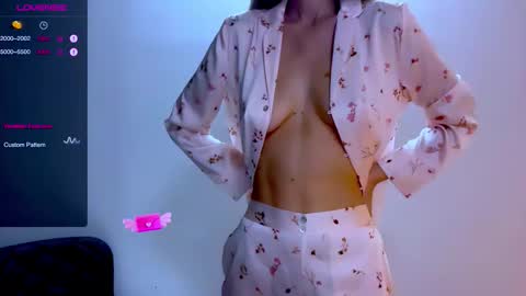 Mia online show from 12, 9, 2025
