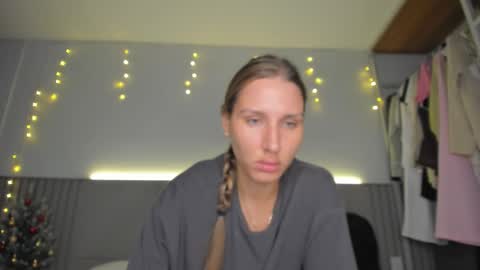 Snapshot of sweet_miss381 chatting on 5, 1, 2026 Sofi online show from 5, 1, 2026