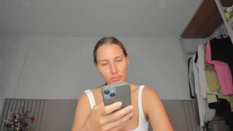 Snapshot of sweet_miss381 chatting on 12, 1, 2026 Sofi online show from 12, 1, 2026