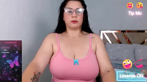 Snapshot of sweet_monsalve34 chatting on 25, 10, 2025 MONSALVE online show from 25, 10, 2025