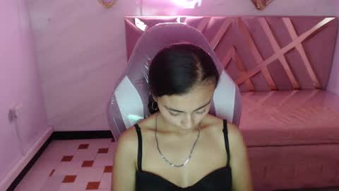 Live 300pm 900pm COLOMBIAN HOUR online show from 10, 2, 2025