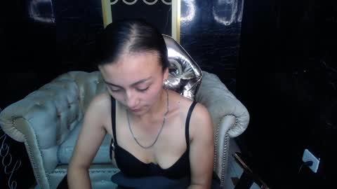 Live 300pm 900pm COLOMBIAN HOUR online show from 21, 2, 2025