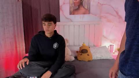 Snapshot of sweet_petter chatting on 13, 10, 2025 Petter online show from 13, 10, 2025