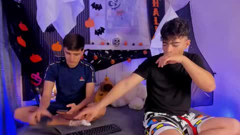 Snapshot of sweet_petter chatting on 4, 11, 2025 Petter online show from 4, 11, 2025