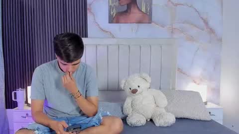 Snapshot of sweet_petter chatting on 11, 11, 2025 Petter online show from 11, 11, 2025