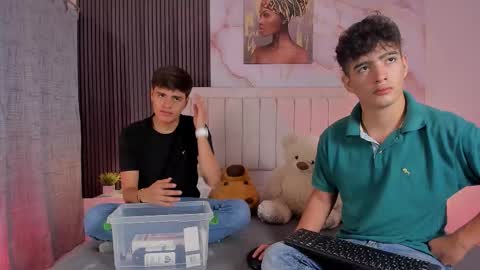 Snapshot of sweet_petter chatting on 15, 11, 2025 Petter online show from 15, 11, 2025