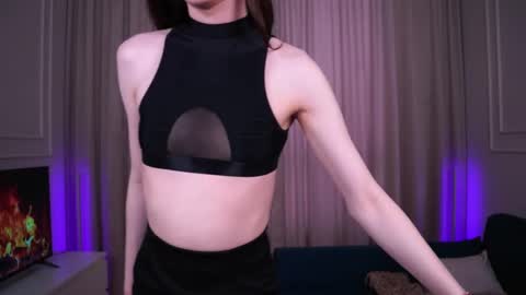 Snapshot of sweet_reverie chatting on 11, 3, 2025 Vanessa online show from 11, 3, 2025