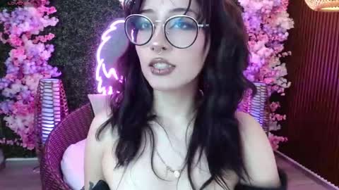 Snapshot of sweet_roxanee chatting on 27, 3, 2026 Roxanee online show from 27, 3, 2026
