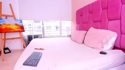 Snapshot of sweet_stacie chatting on 26, 2, 2025 sweet_stacie online show from 26, 2, 2025