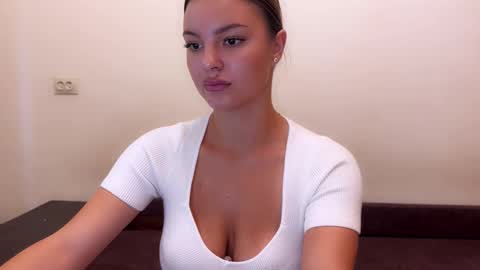 Snapshot of sweet_strawberr chatting on 17, 9, 2025 sweet_strawberr online show from 17, 9, 2025