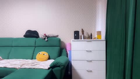 Snapshot of sweet_strawberr chatting on 21, 10, 2025 sweet_strawberr online show from 21, 10, 2025