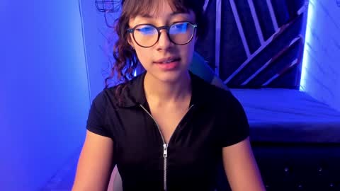 sweet_venus4 online show from 4, 1, 2025
