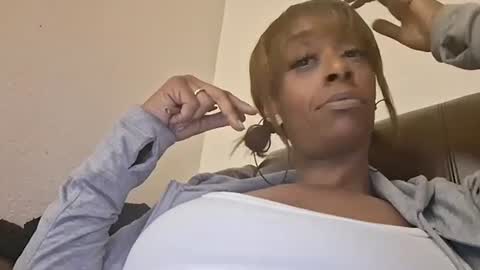 sweetaztee online show from 26, 1, 2025